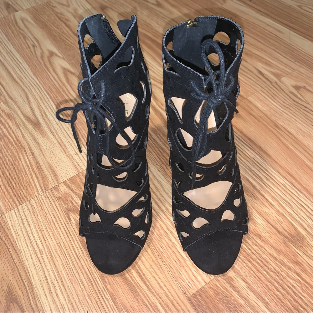 CutOut Booties - Picture 4 of 4